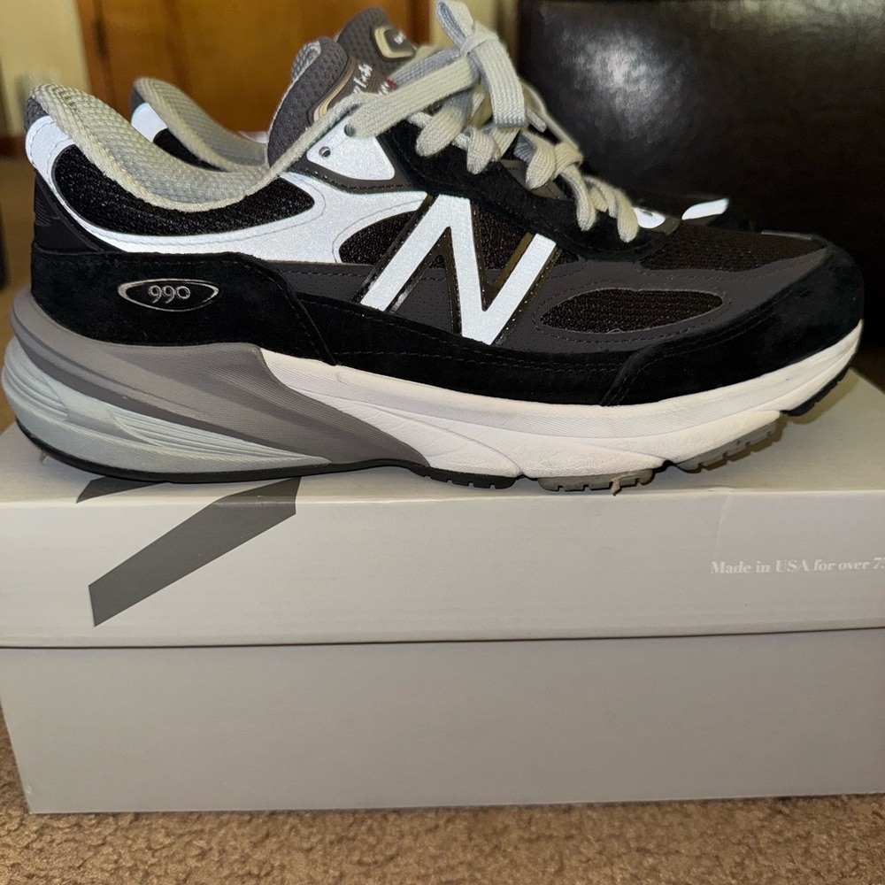 Men’s New Balance 990 Black and White Sneakers